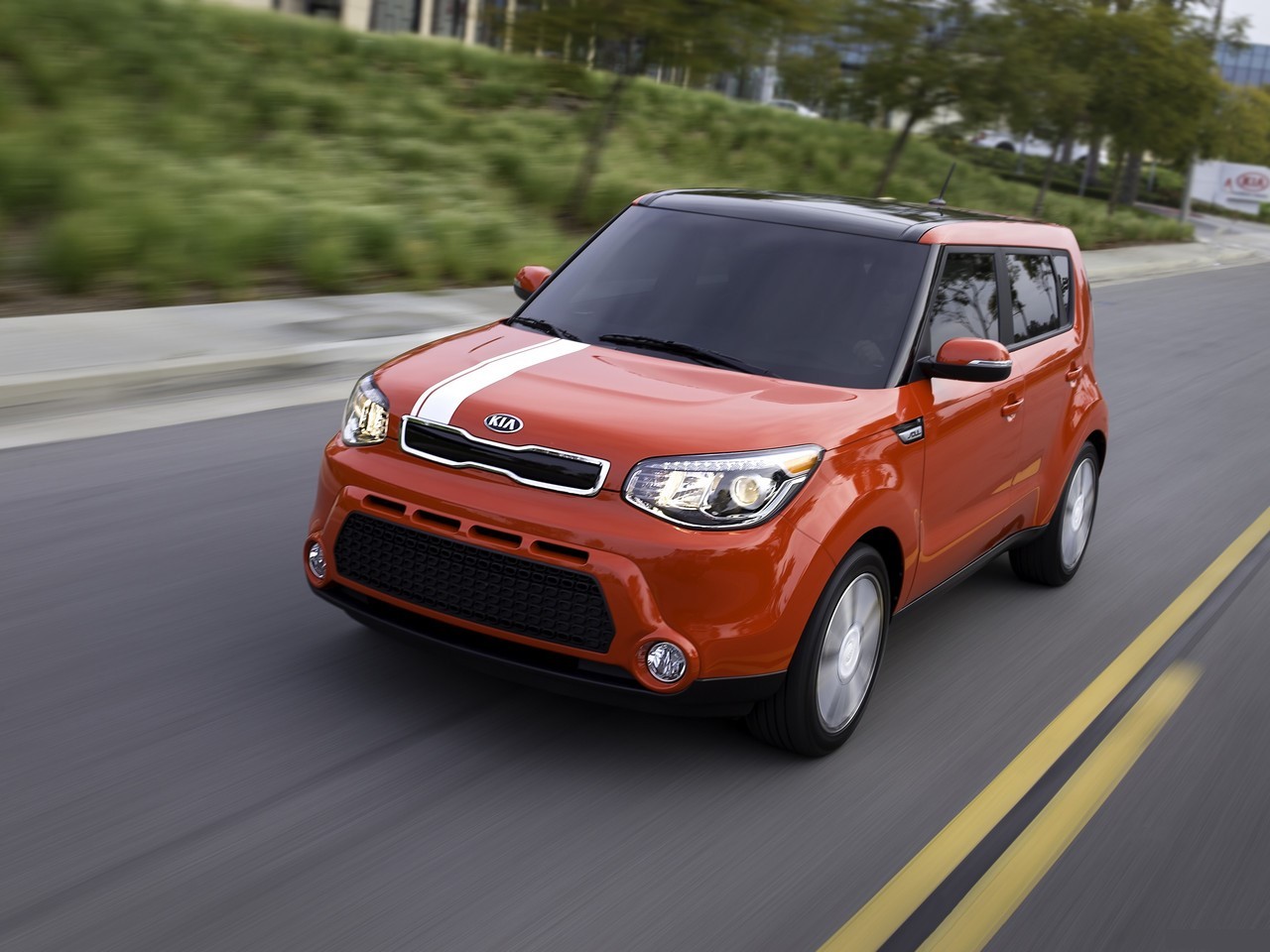 Insolite : le Pape fait vendre des Kia Soul en Corée