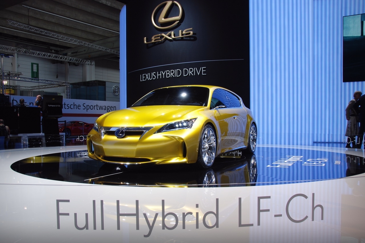 Lexus étend sa gamme vers le bas