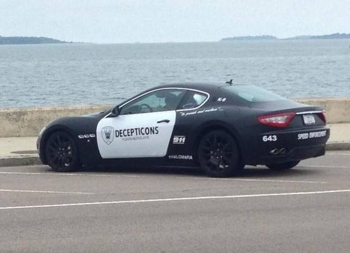 Arrété pour avoir transformé sa Maserati aux couleurs de la police