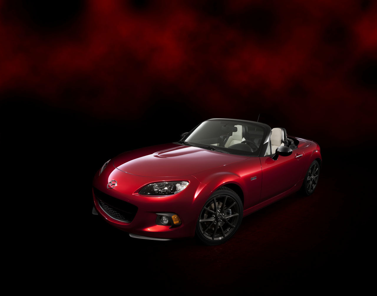 Mazda MX-5 : une version anniversaire et un nouveau châssis à New York