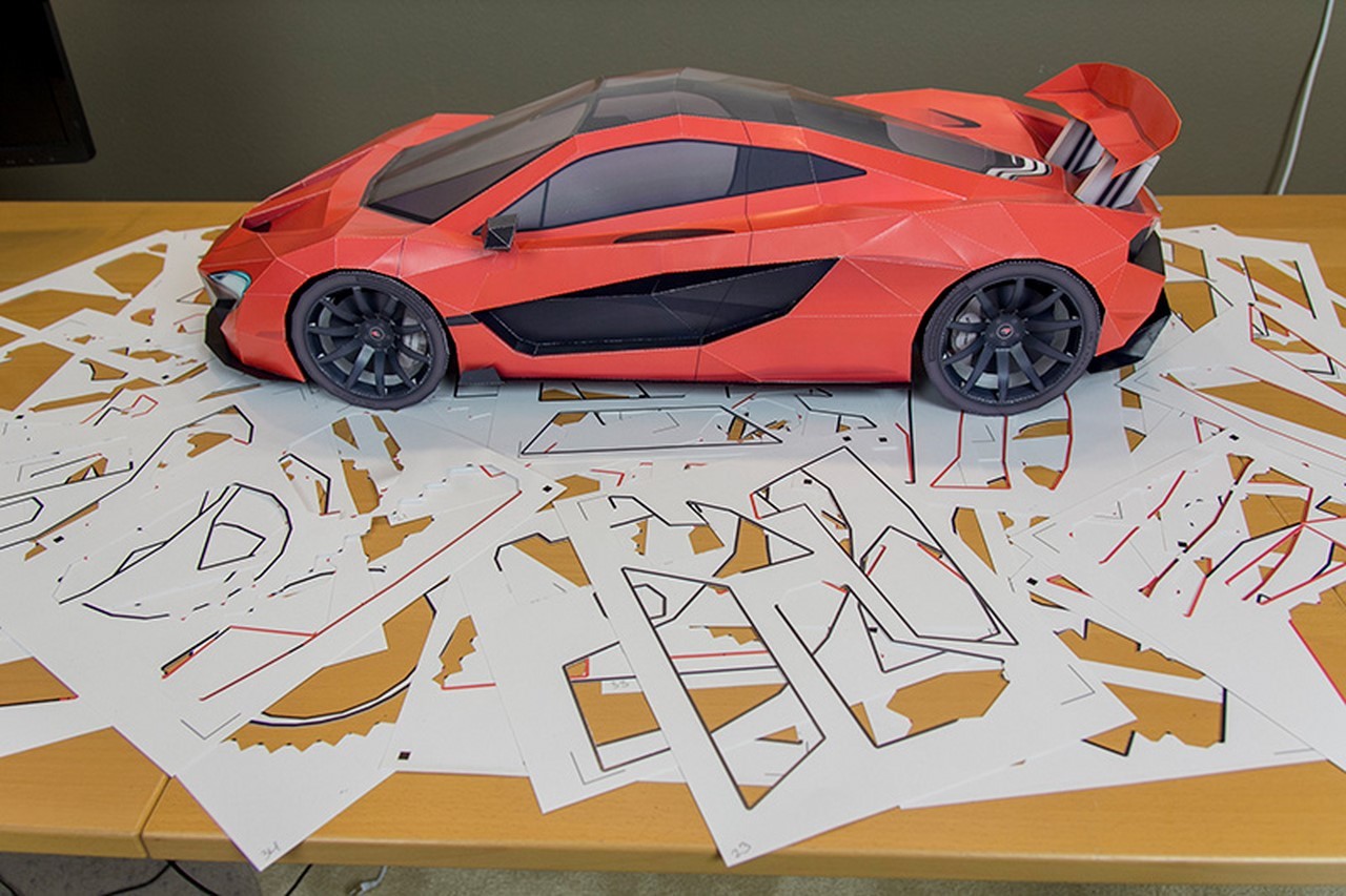 Insolite : une McLaren P1 en papier