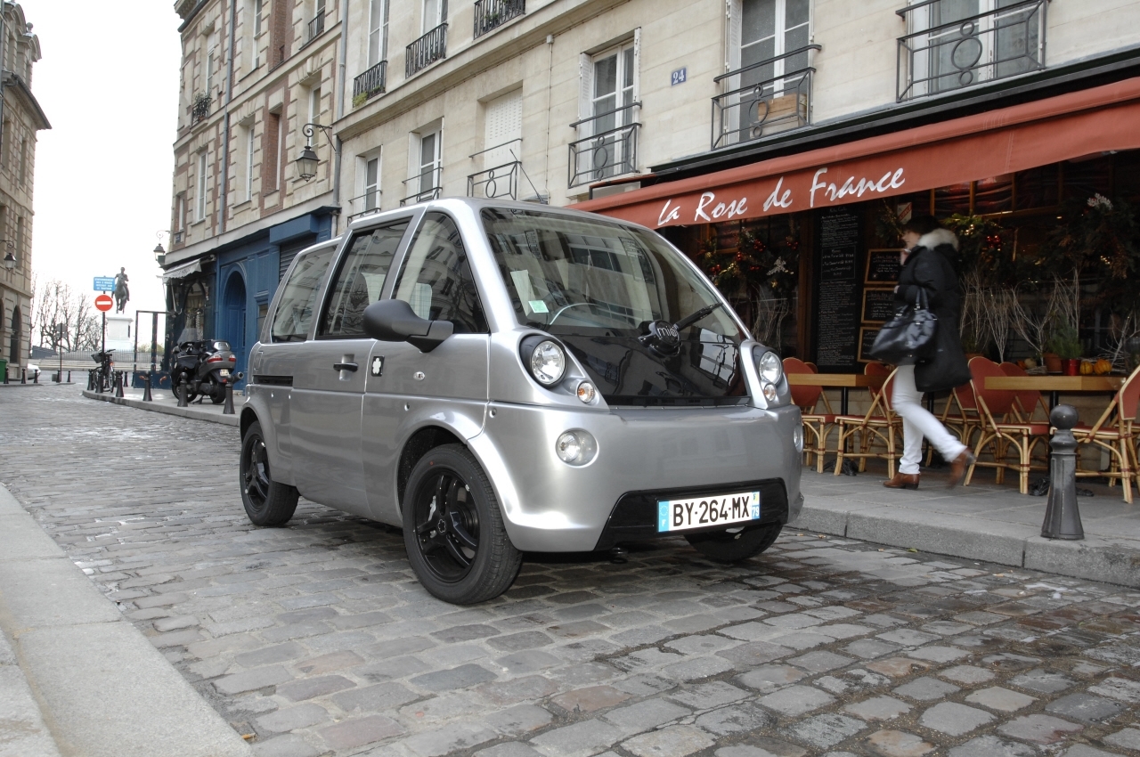 Un O.V.N.I dans la ville
