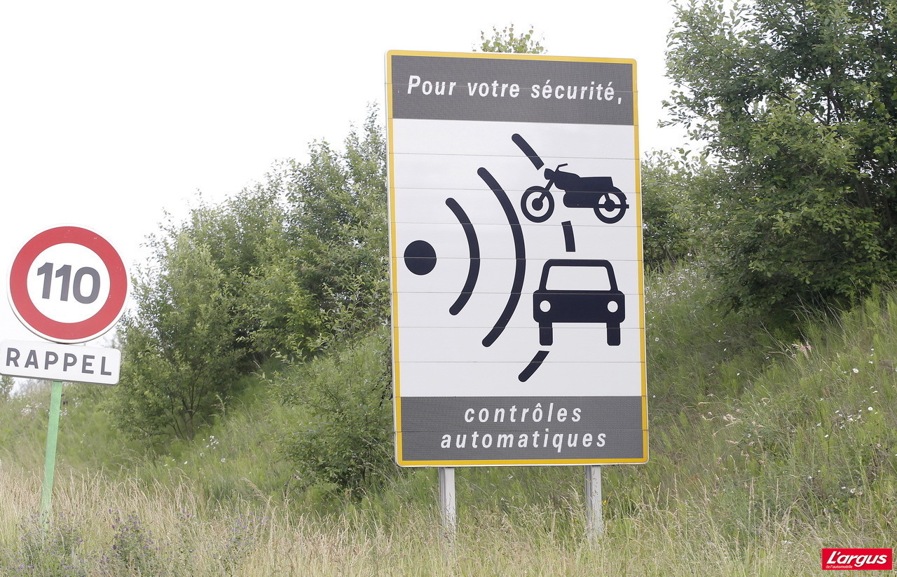 Radars sur Facebook : un mois de suspension de permis ferme