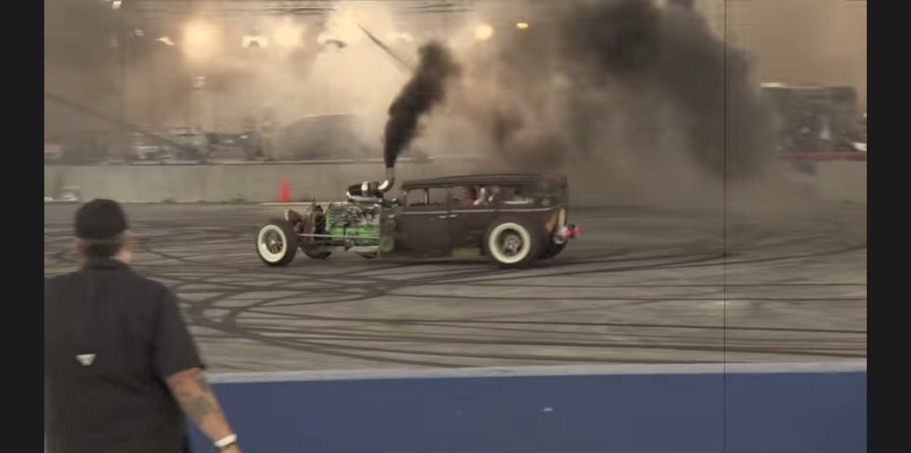 Rat Rod : une Dodge 1928 crache 1 000 chevaux de son Diesel