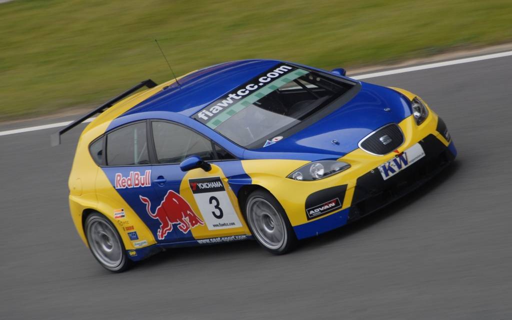 Seat engage deux León TDI en Suède
