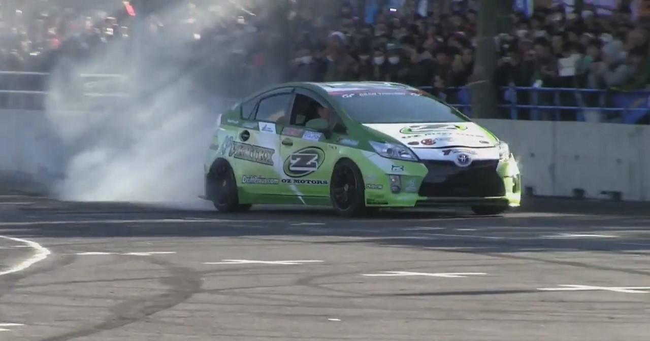 Insolite : une Toyota Prius transformée en redoutable drifteuse