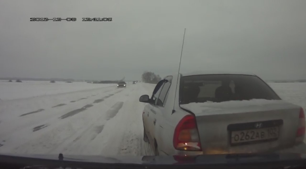 Vidéo : fallait pas doubler sous la neige