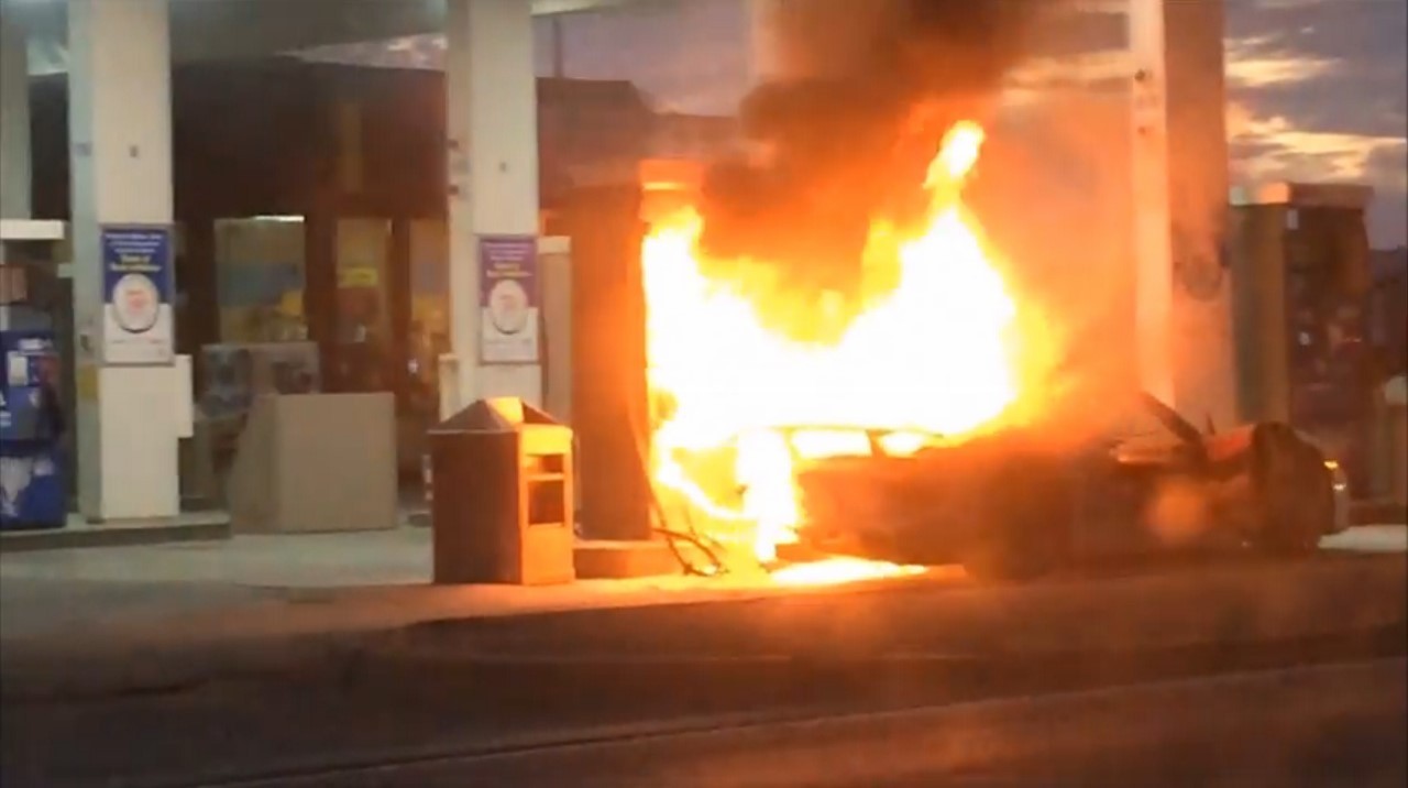 Vidéo : une Porsche 918 Spyder en feu au Canada