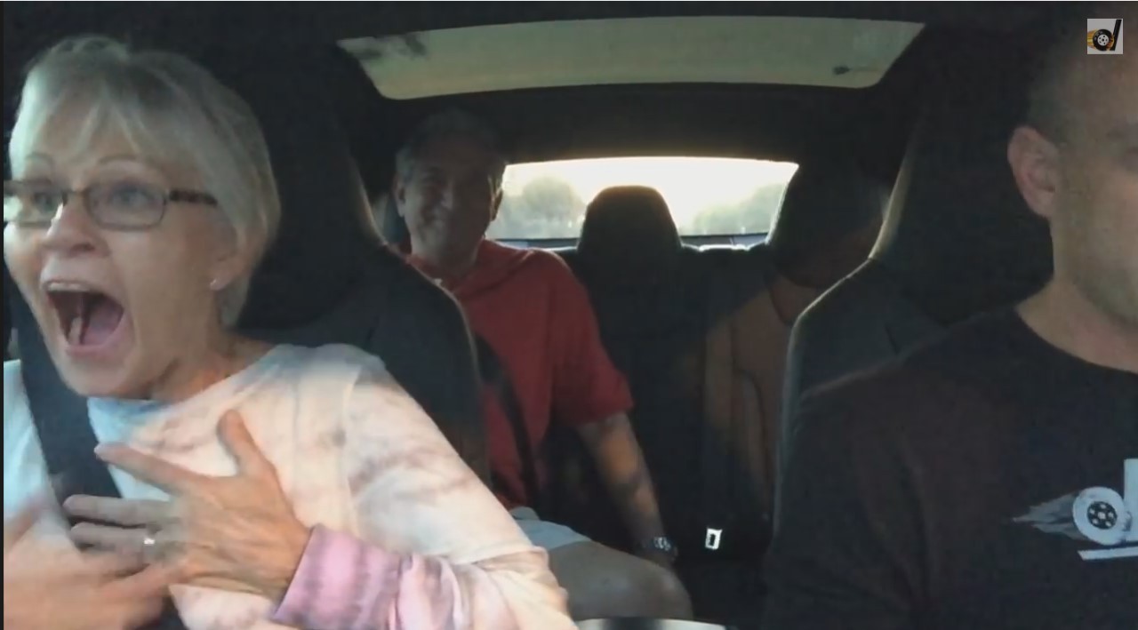 Vidéo : des passagers scotchés par le mode Insane de la Tesla S P85D
