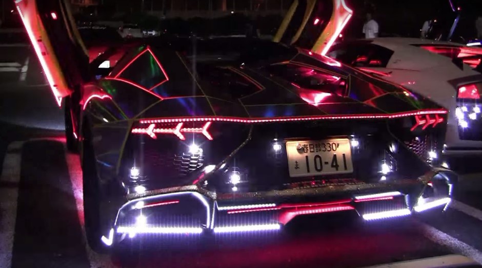 Vidéo : la Lamborghini Aventador version boîte de nuit