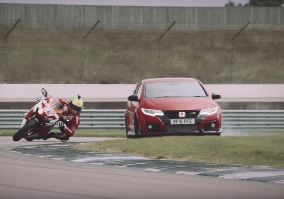 Vidéo : duel 100% Honda entre une Civic Type R et une CBR1000RR