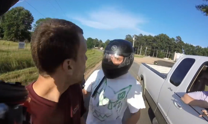 Fallait pas chercher ce motard