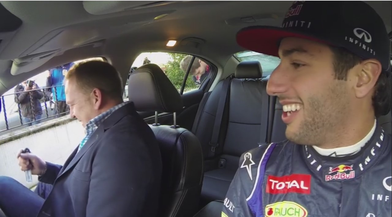 Vidéo : quand Daniel Ricciardo amène son Infiniti à un client