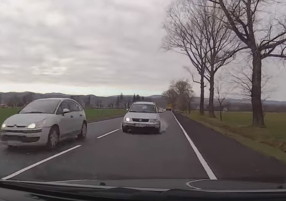 Vidéo : le dépassement qui passe tout juste