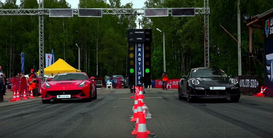 Vidéo : le fou qui défiait une Porsche 911 au drag race