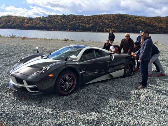 Fail : il plante sa Pagani Huayra sur la plage