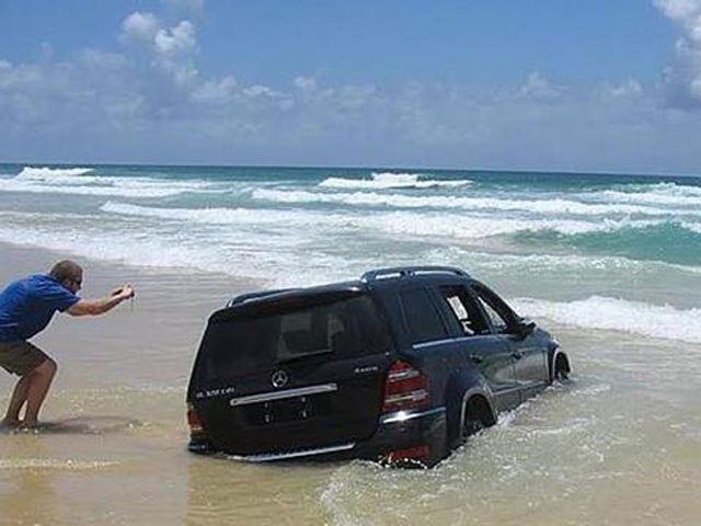 Fail : il plante son SUV sur la plage, avant l'arrivée de la marée