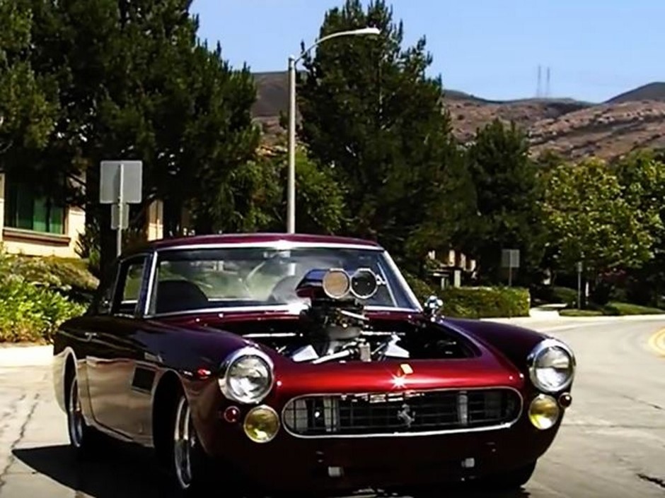 Une Ferrari 250 GTE avec un V8 de Camaro : hommage ou carnage ?