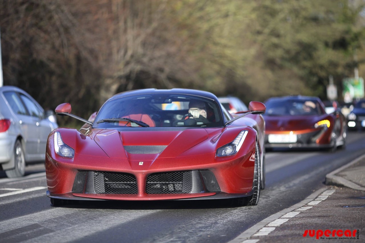 Insolite : il possède une P1, une LaFerrari et une 918 Spyder