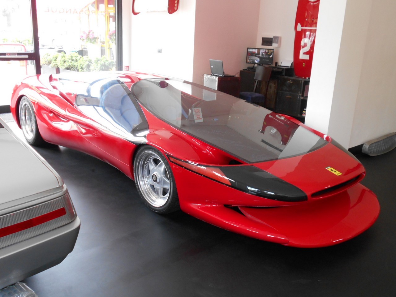 Insolite : une Ferrari de 750 ch faite maison