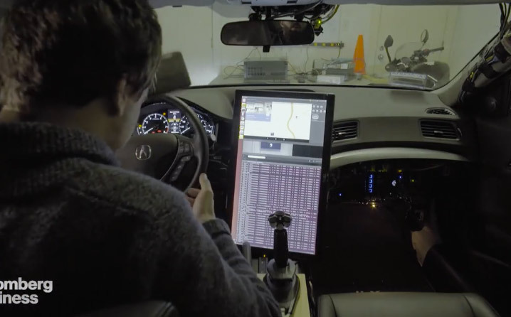 Ce petit génie a fabriqué une voiture autonome dans son garage