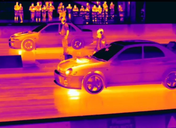 Vidéo : un drag race sous infra rouge