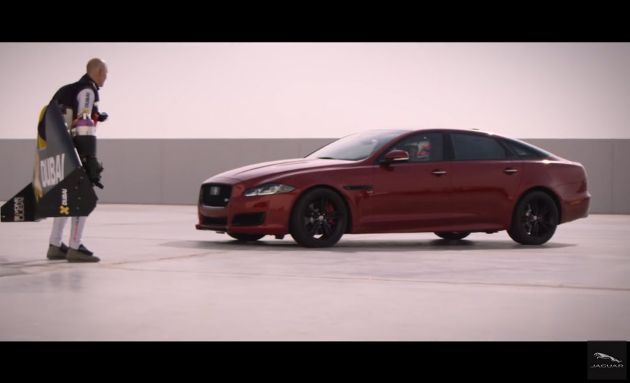 La Jaguar XF se mesure à un Jet Pack