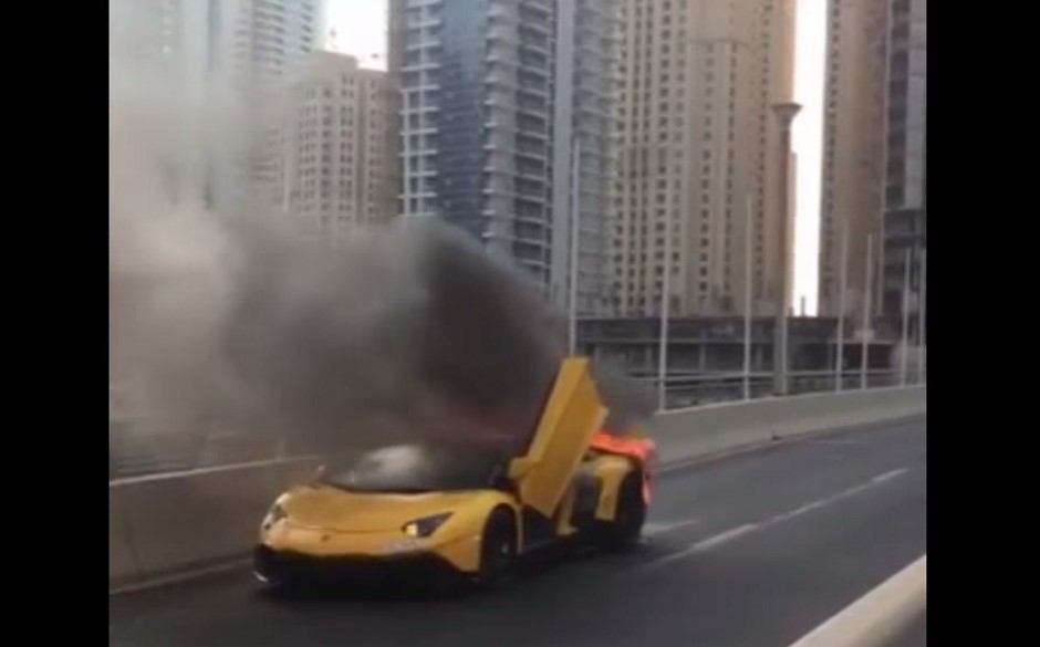 Vidéo : une Lamborghini Aventador en feu à Dubaï