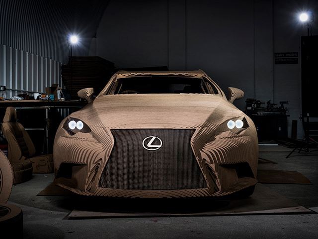 Une véritable Lexus en carton... qui roule