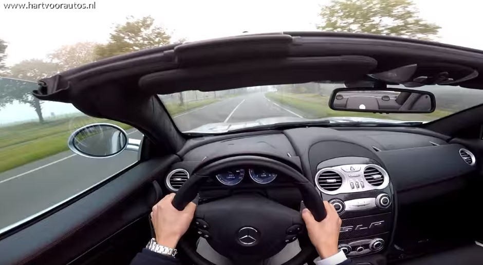 Vidéo : une virée à la première personne en Mercedes SLR