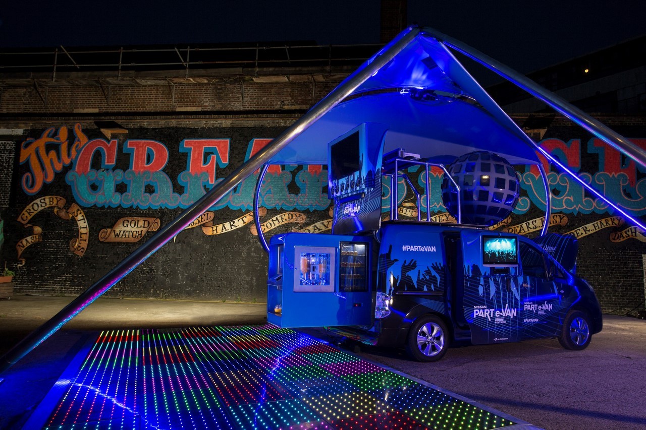Finale de la Ligue des champions : le e-NV200 discothèque de Nissan