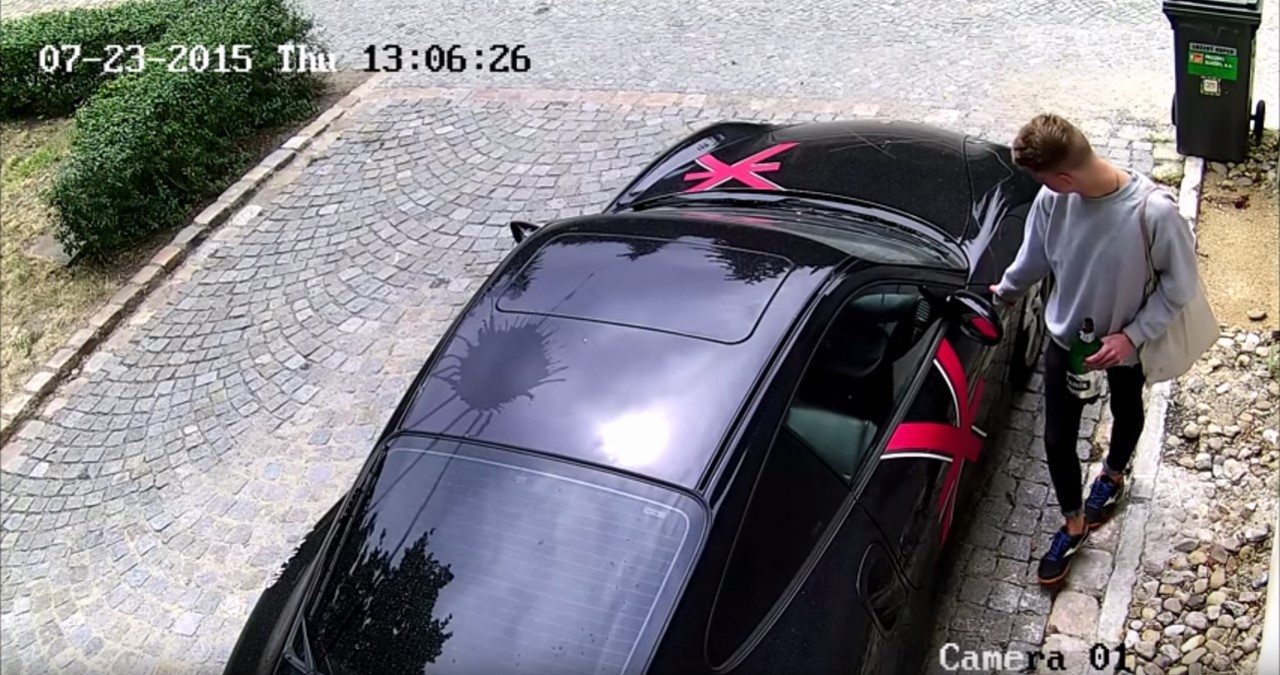 Vidéo : il martyrise une Porsche 911 pour le plaisir