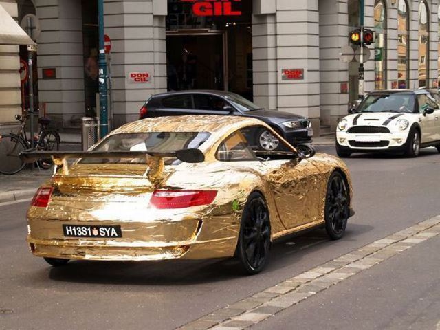 Il fabrique une Porsche 911 avec des pièces de vélo