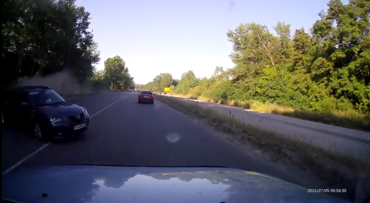 Vidéo : un Mitsubishi Pajero envoyé en tonneaux par une simple Mazda3