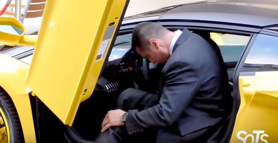 Fail : le voiturier trop grand pour la Lamborghini