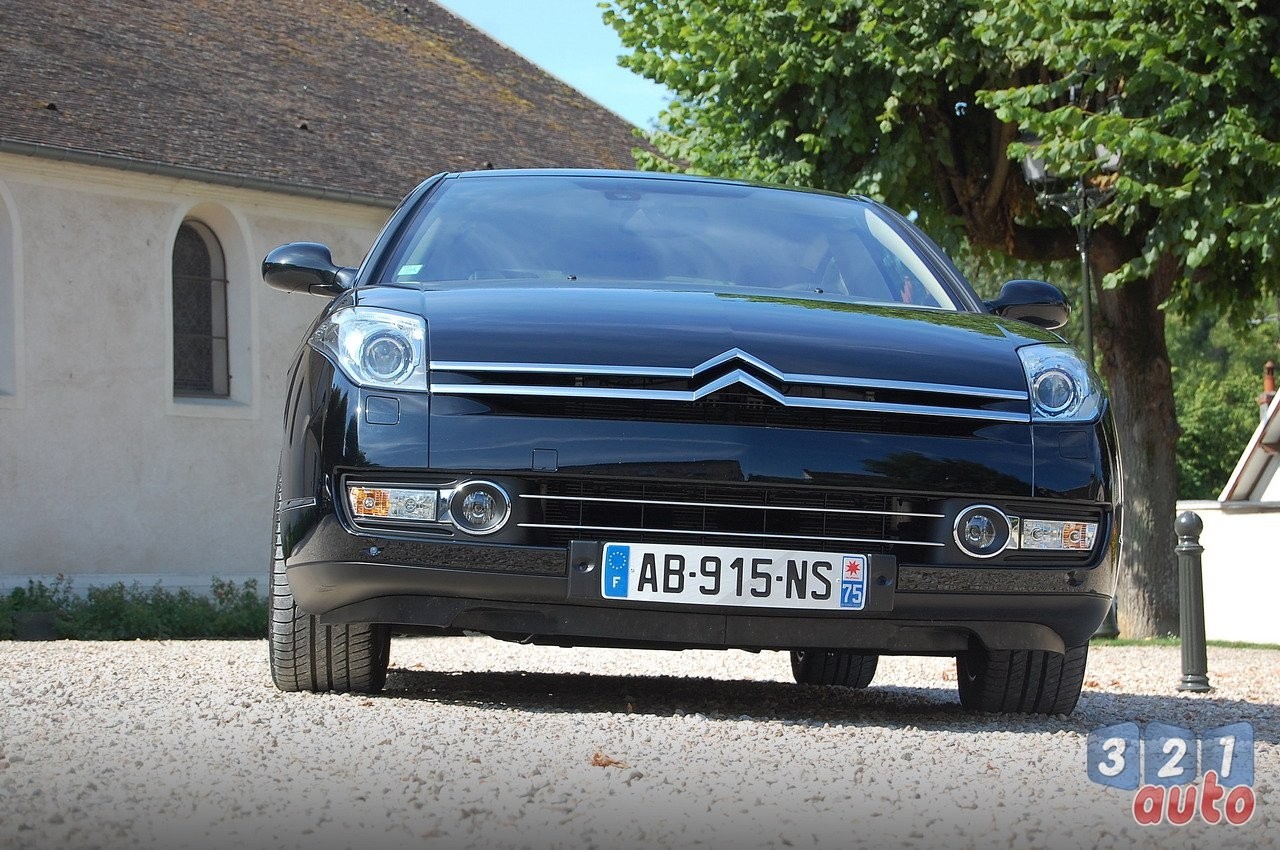 Plus de chevaux pour le carrosse présidentiel