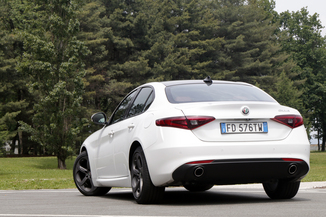 Fiche Technique Alfa Romeo Giulia 2 2 Jtd 210ch Veloce Q4