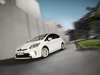 Fiche Technique Toyota Prius Iii 136h Dynamic 17 Quot L Argus Fr
