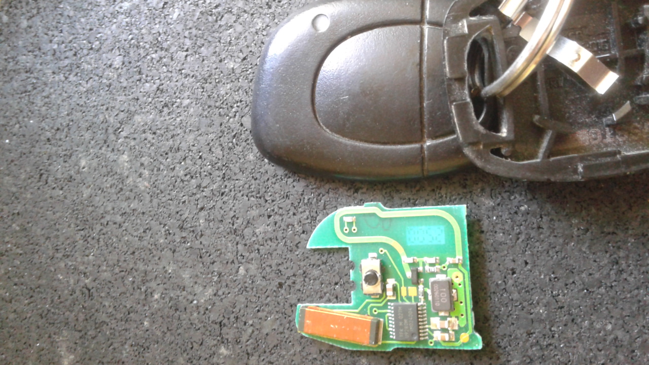 fermeture centralisé ne fonctionne pas avec clé radio Renault Clio Diesel Auto Evasion