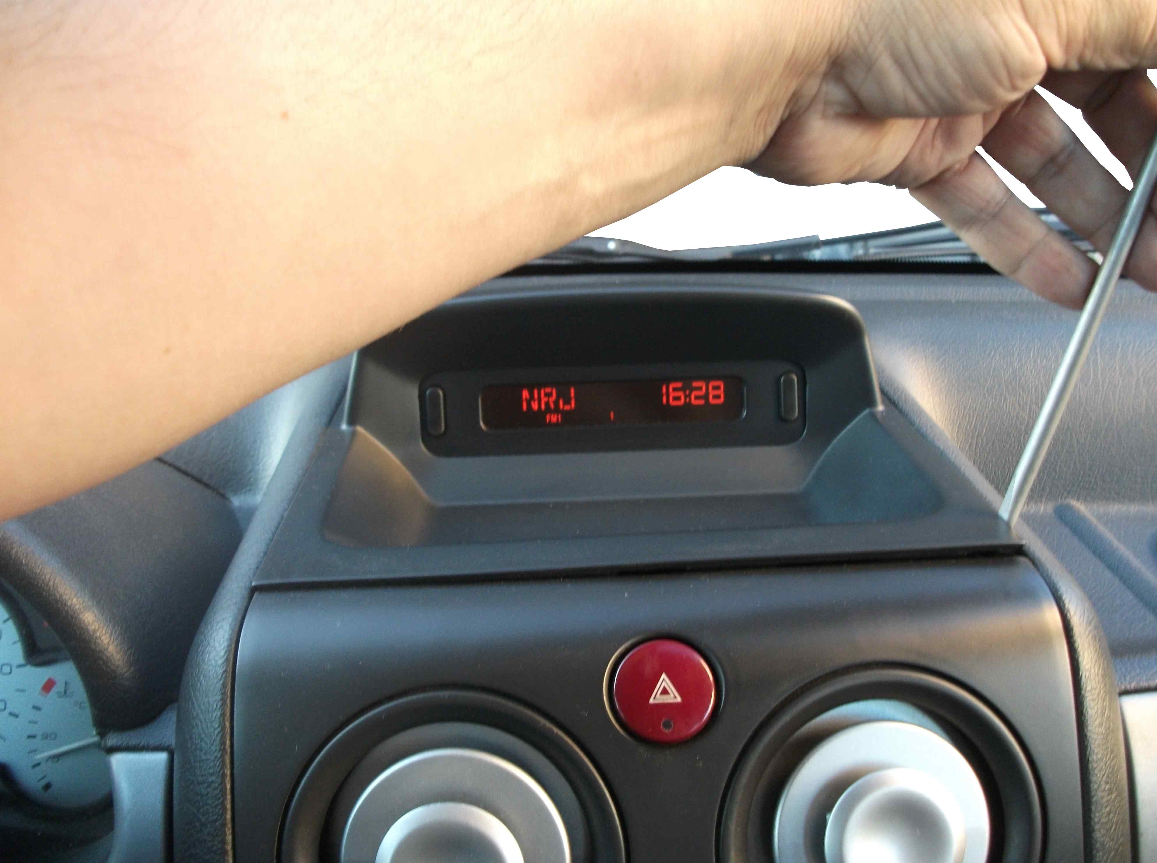 Comment Regler L Heure Sur Citroen Berlingo REMPLACEMENT AMPOULES INTÉRIEUR TABLEAU DE BORD - Citroen - Berlingo -  Essence - Auto Evasion | Forum Auto