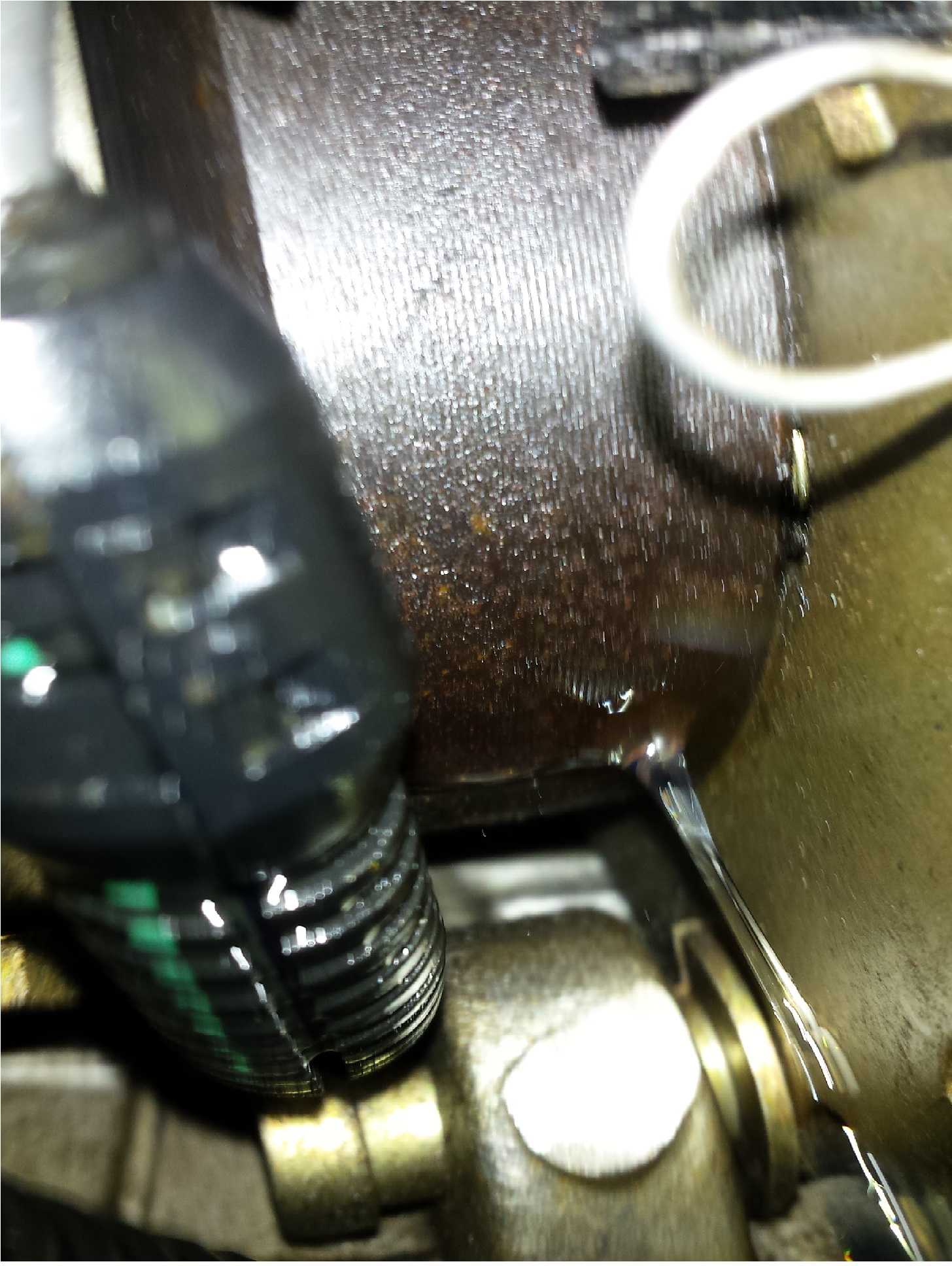 Peut On Mettre Du Pétrole Dans Une Voiture Diesel Hdi fuite énorme du carburant à la pompe d'injection - Peugeot - 206