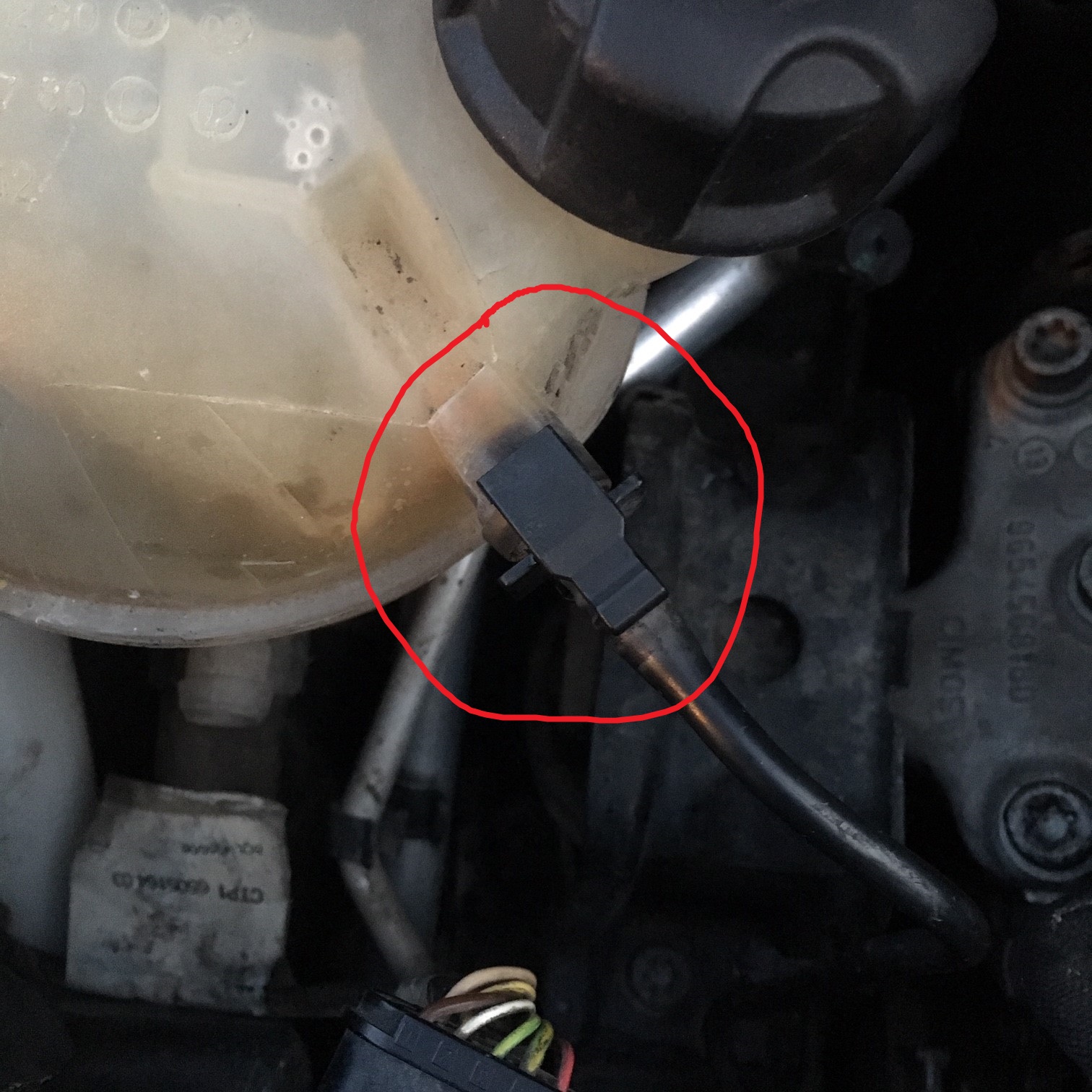 Fuite tuyau durite vase d'expansion bocal liquide de refroidissement