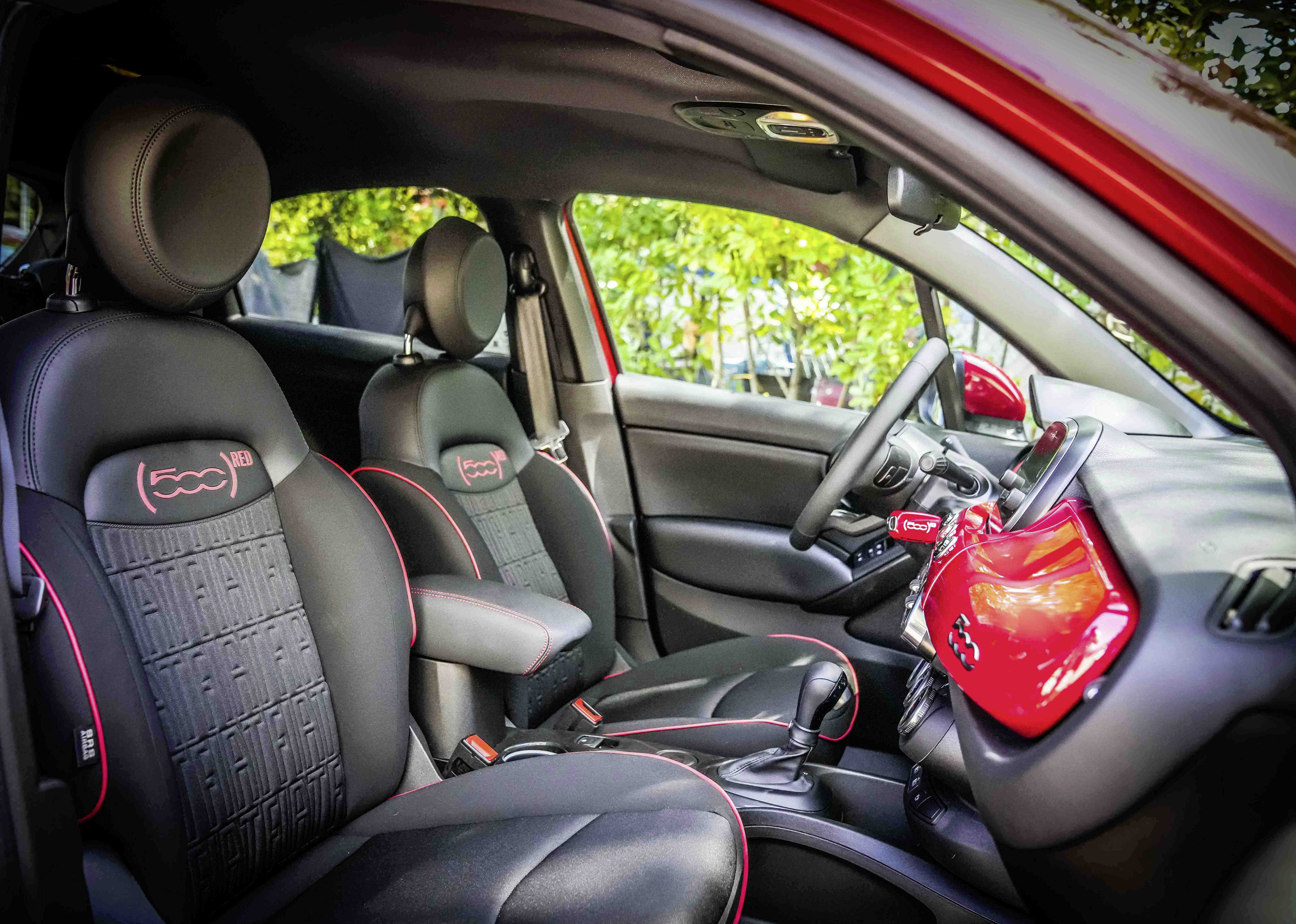 fiat 500X hybrid front seats