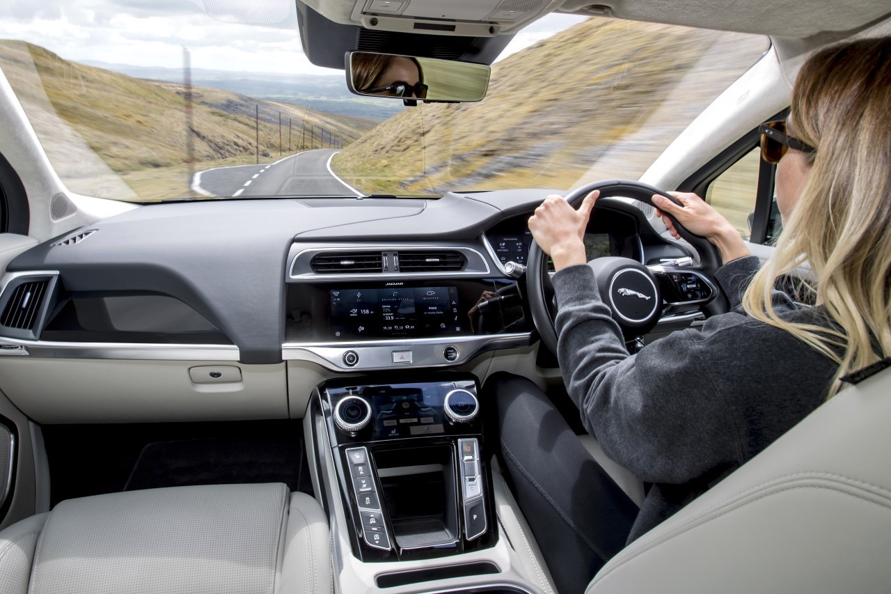 Jaguar I-Pace dashboard