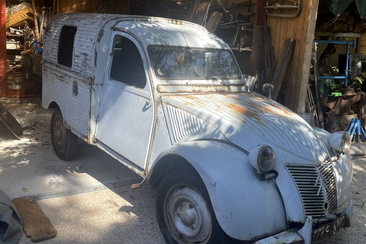 Combien De Km Peut Faire Une 2cv Une Citroën 2CV fourgonnette de 4 000 km à vendre après 30 ans d'oubli