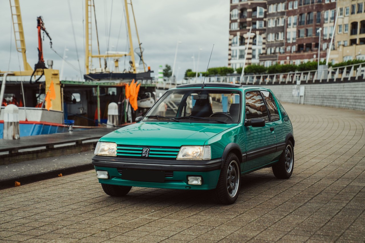 Peugeot 205 GTi Griffe vert
