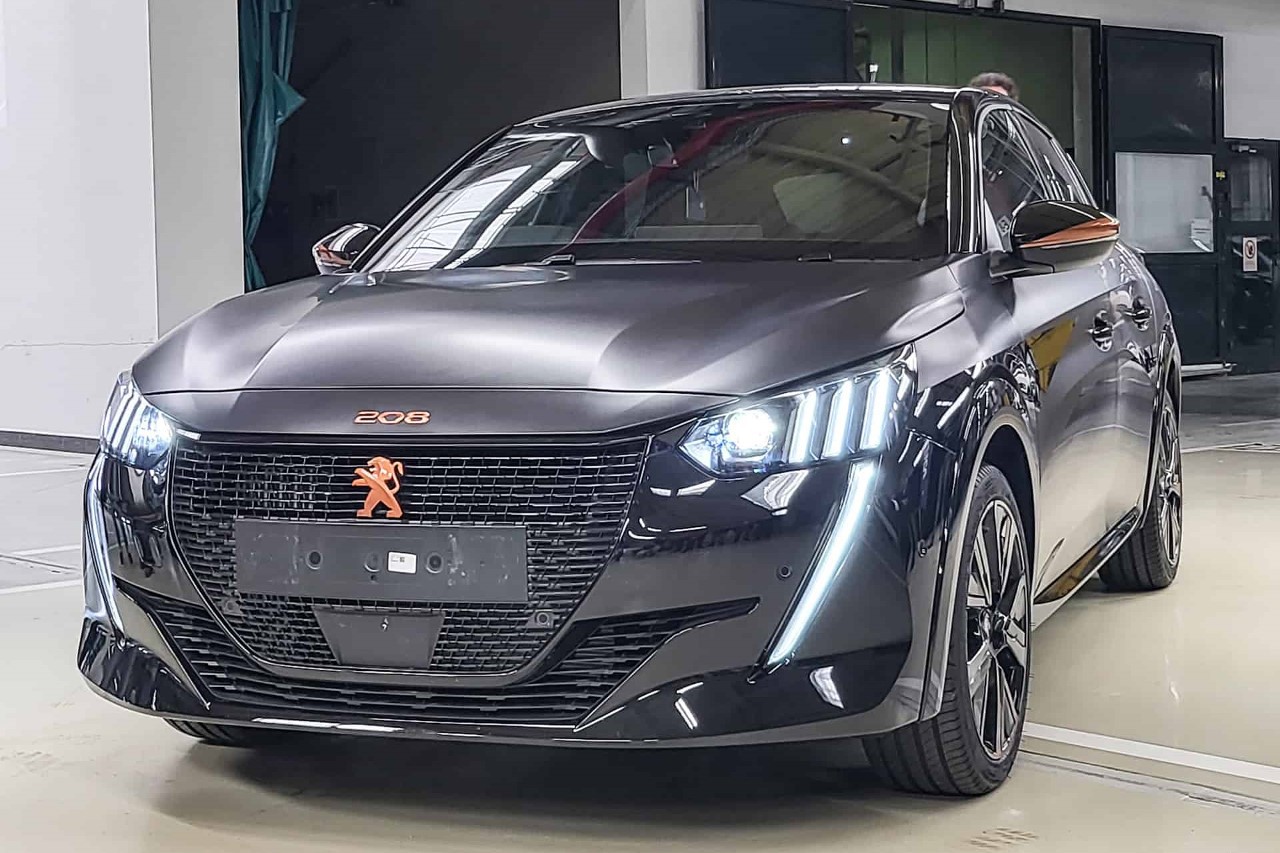 Photo 5 Peugeot 208 Individual noir Peugeot lance un programme de personnalisation pour la 208