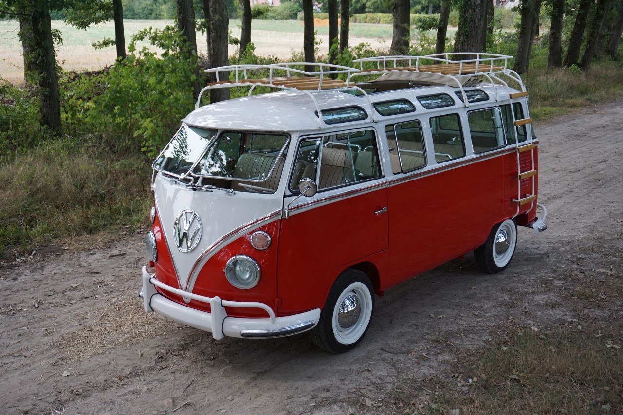 Volkswagen Combi rouge
