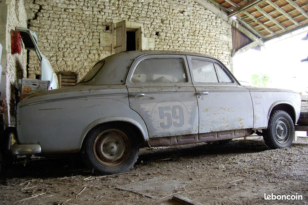 403 A Vendre Le Bon Coin Photo 15 - Cette Peugeot 403 de 1959 est à vendre sans moteur d'où son prix  attractif de 1 200 €. Sa carrosserie ne présente pas de signe de corrosion  perforante. -