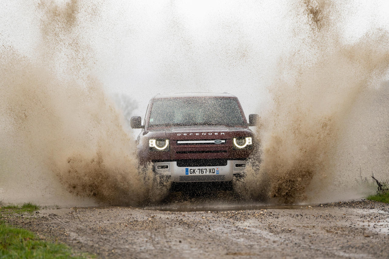 Prix, fiche technique, essai : retrouvez notre avis sur le nouveau Land Rover Defender 130